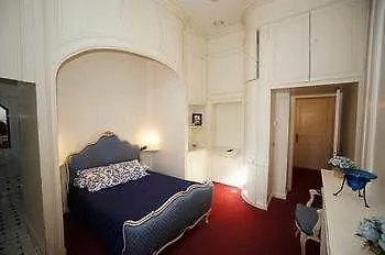 Les Trois Lys Hotell 3*